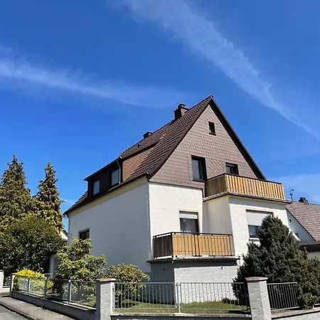 Gemuetliche Dachgeschosswohnung דירה