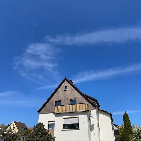 דירה Gemuetliche Dachgeschosswohnung אסלאר